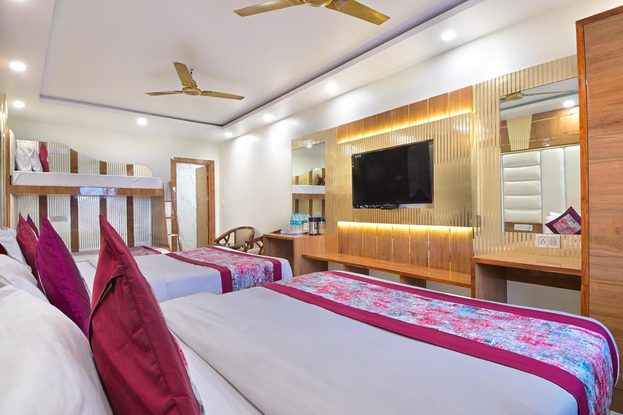 Hotel Glow Inn Paharganj-3 Mins Walk From New Delhi Railway Station エクステリア 写真