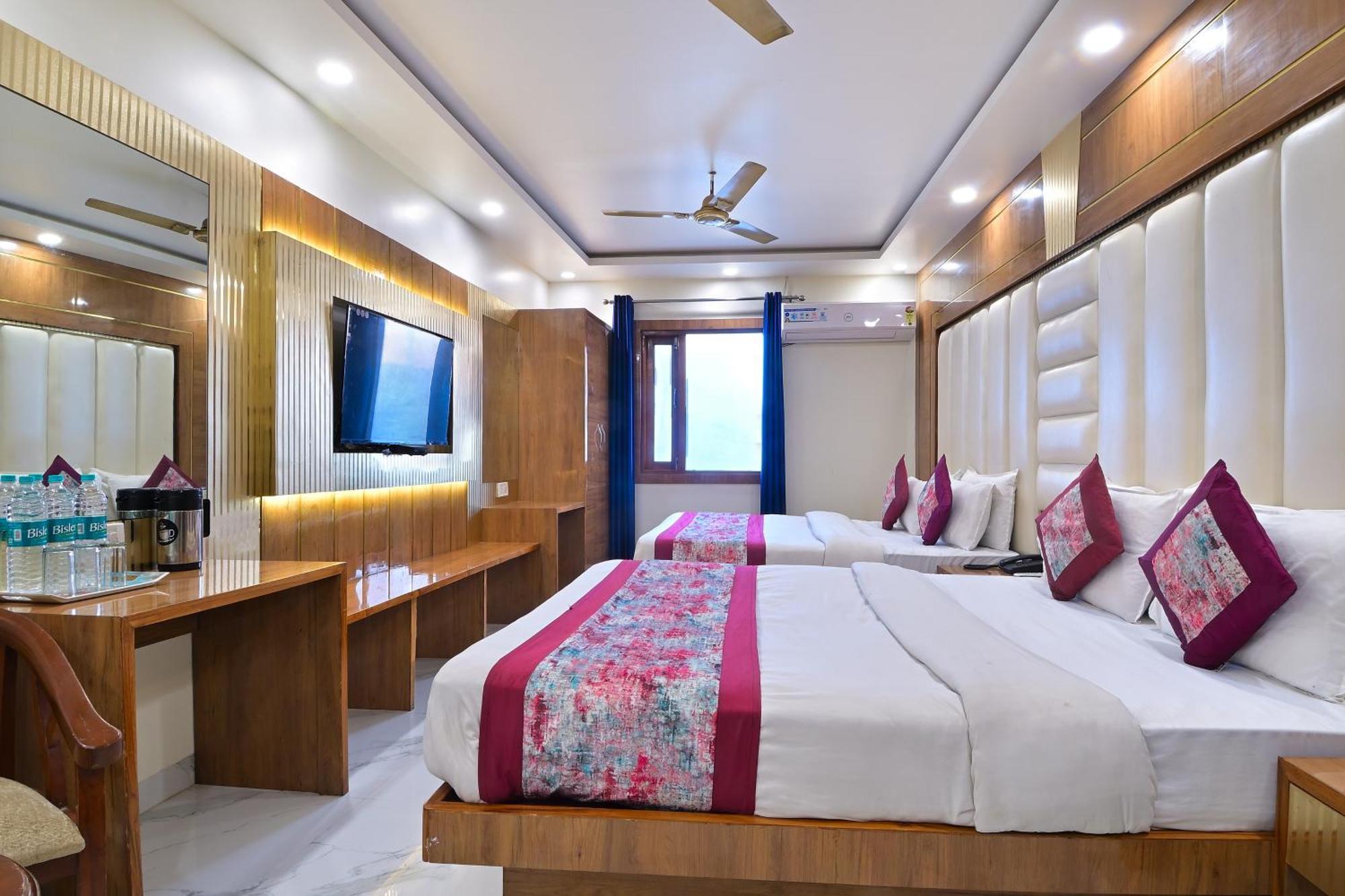 Hotel Glow Inn Paharganj-3 Mins Walk From New Delhi Railway Station エクステリア 写真