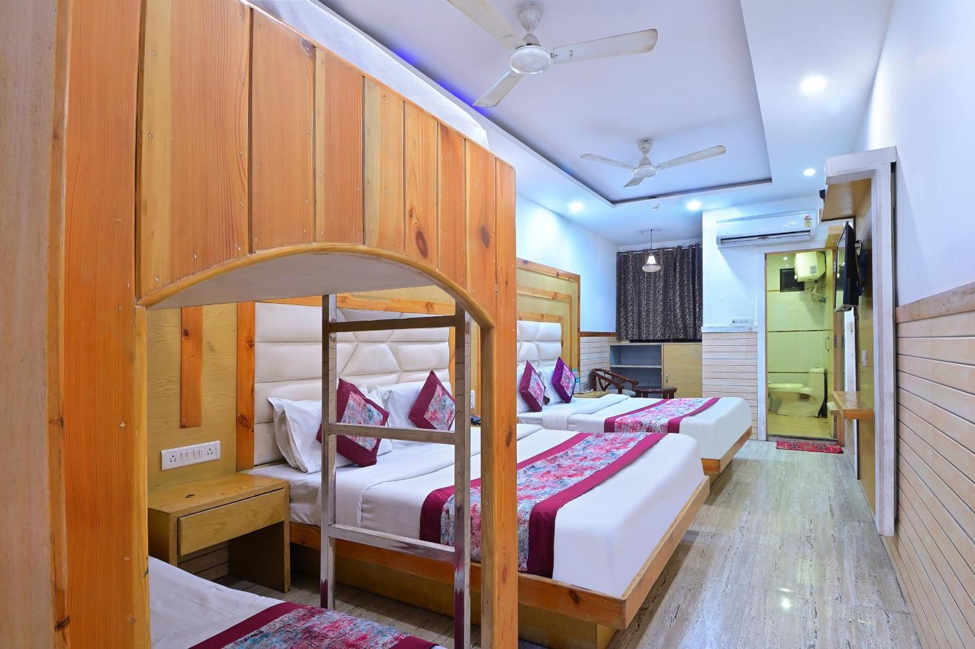 Hotel Glow Inn Paharganj-3 Mins Walk From New Delhi Railway Station エクステリア 写真