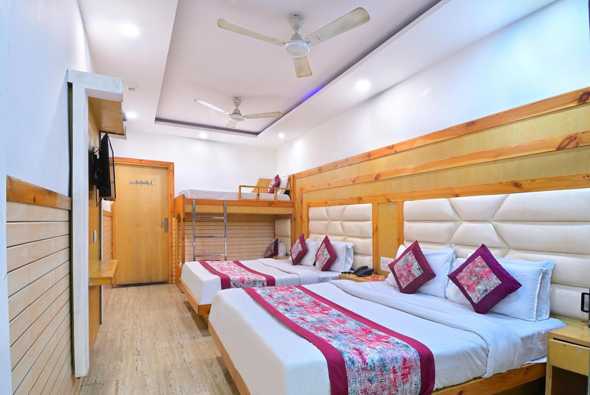 Hotel Glow Inn Paharganj-3 Mins Walk From New Delhi Railway Station エクステリア 写真