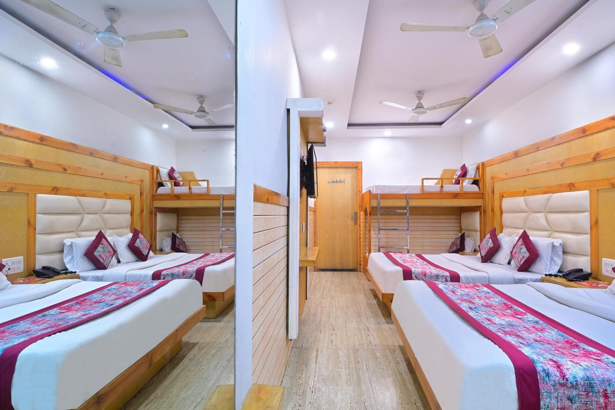 Hotel Glow Inn Paharganj-3 Mins Walk From New Delhi Railway Station エクステリア 写真