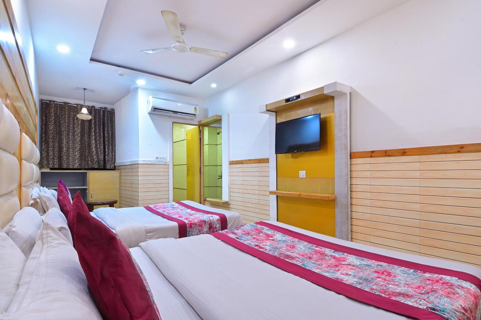 Hotel Glow Inn Paharganj-3 Mins Walk From New Delhi Railway Station エクステリア 写真