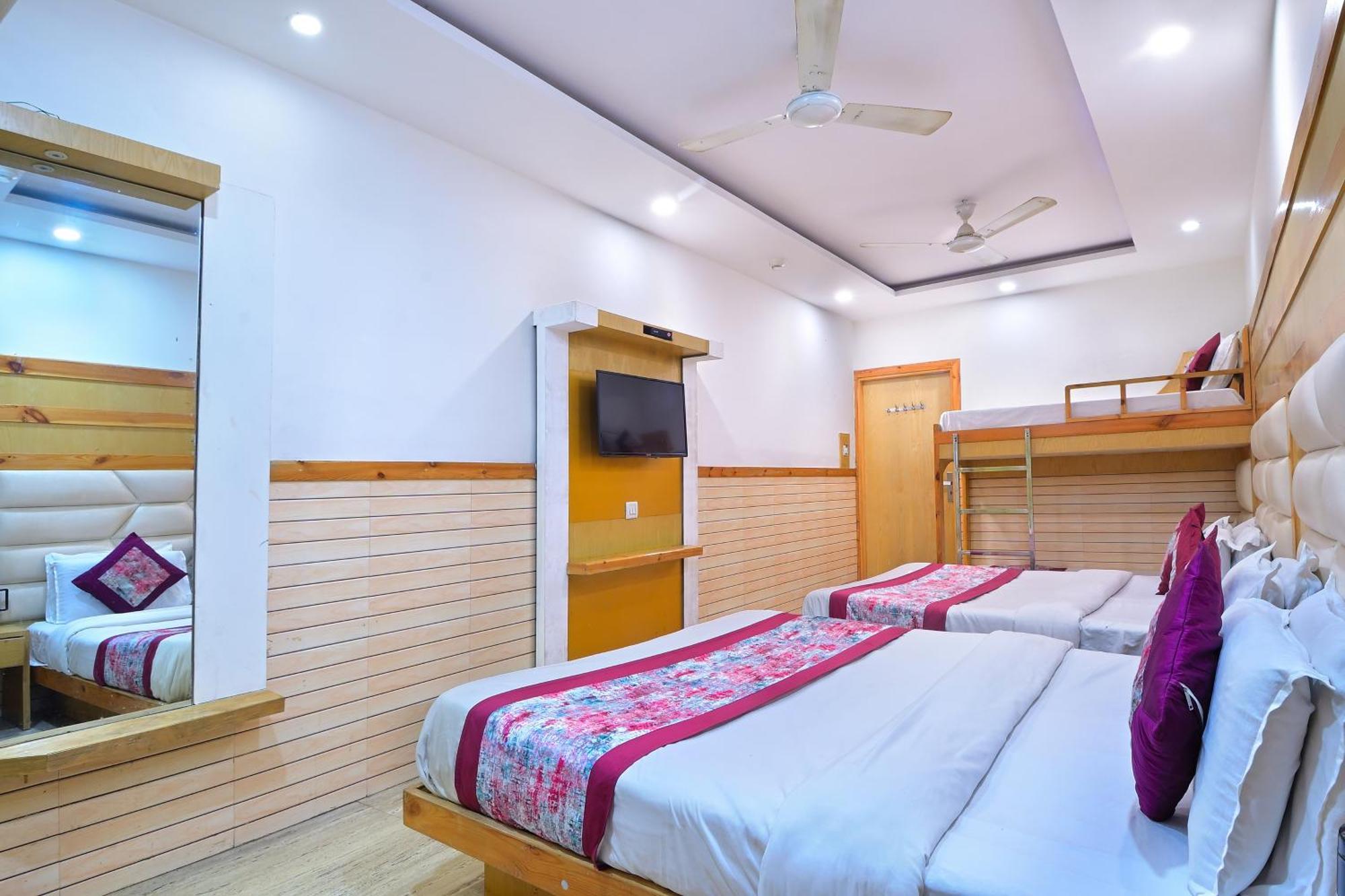 Hotel Glow Inn Paharganj-3 Mins Walk From New Delhi Railway Station エクステリア 写真