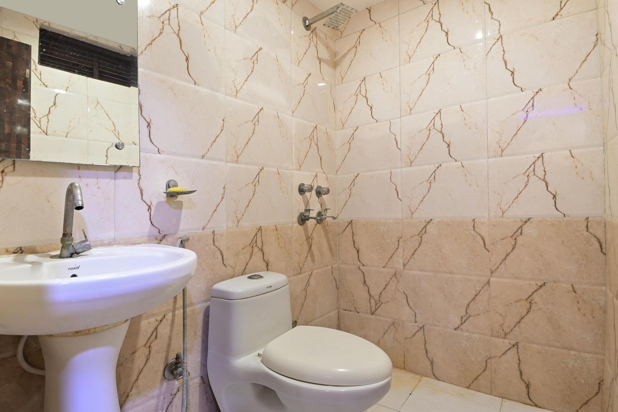 Hotel Glow Inn Paharganj-3 Mins Walk From New Delhi Railway Station エクステリア 写真