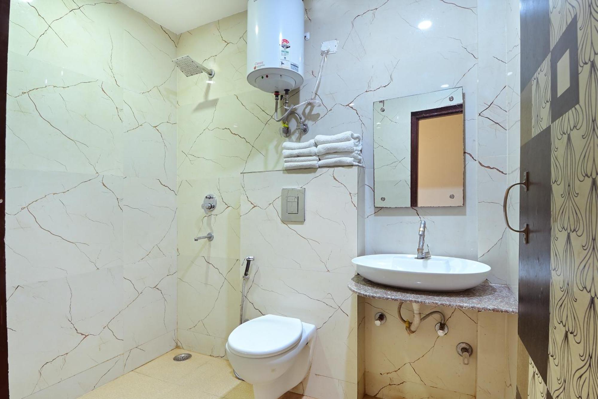 Hotel Glow Inn Paharganj-3 Mins Walk From New Delhi Railway Station エクステリア 写真